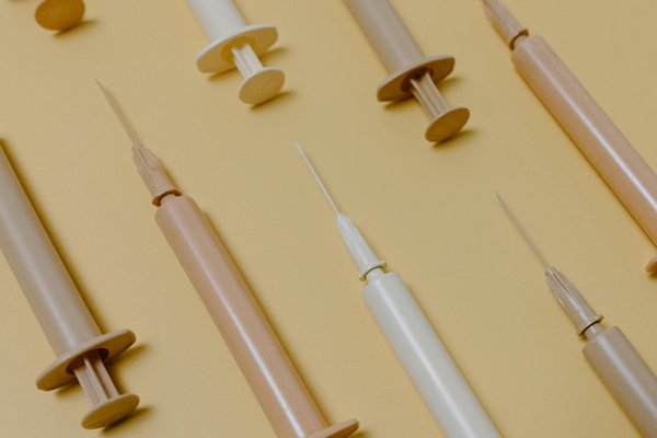 Le microneedling : bénéfices et risques